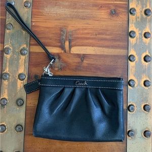 coach black leather wristlet with box • mint condition